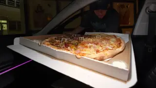 Ogromna pizza w pudełku, gotowa do odbioru. Czy to najostrzejsza pizza w Polsce?